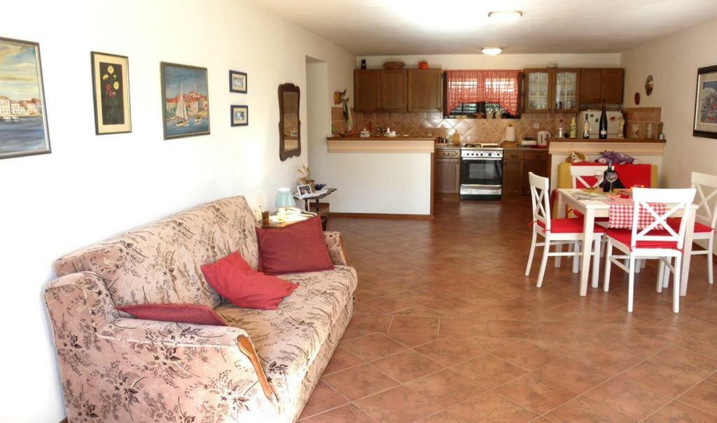 Apartmani Volga Petrcane Exterior photo